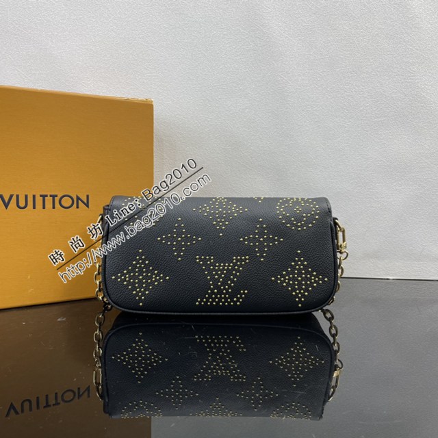 LV路易威登2023专柜新款M82653 目饰钉构筑Monogram图案Wallet on Chain Ivy手袋 ydh5310